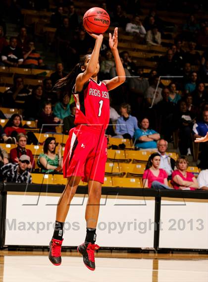 Thumbnail 3 in Regis Jesuit vs. Highlands Ranch (CHSAA 5A Final) photogallery.
