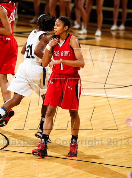 Thumbnail 2 in Regis Jesuit vs. Highlands Ranch (CHSAA 5A Final) photogallery.