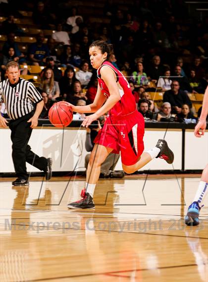 Thumbnail 2 in Regis Jesuit vs. Highlands Ranch (CHSAA 5A Final) photogallery.