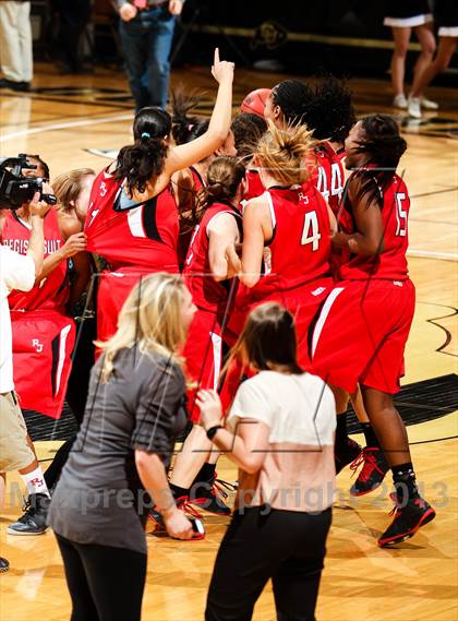 Thumbnail 3 in Regis Jesuit vs. Highlands Ranch (CHSAA 5A Final) photogallery.