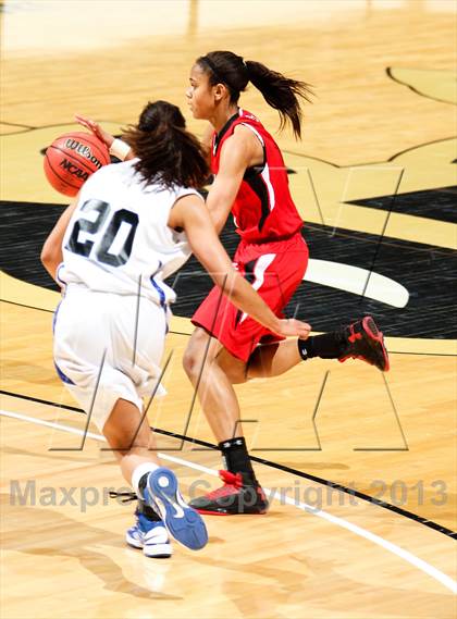 Thumbnail 3 in Regis Jesuit vs. Highlands Ranch (CHSAA 5A Final) photogallery.