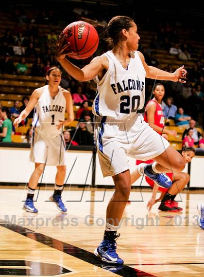 Thumbnail 3 in Regis Jesuit vs. Highlands Ranch (CHSAA 5A Final) photogallery.