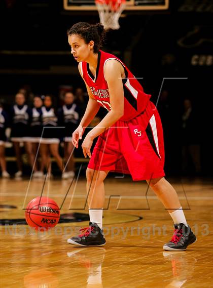 Thumbnail 3 in Regis Jesuit vs. Highlands Ranch (CHSAA 5A Final) photogallery.