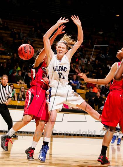 Thumbnail 2 in Regis Jesuit vs. Highlands Ranch (CHSAA 5A Final) photogallery.