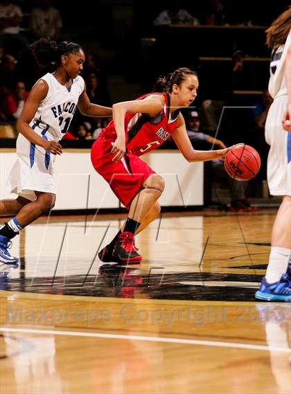 Thumbnail 2 in Regis Jesuit vs. Highlands Ranch (CHSAA 5A Final) photogallery.