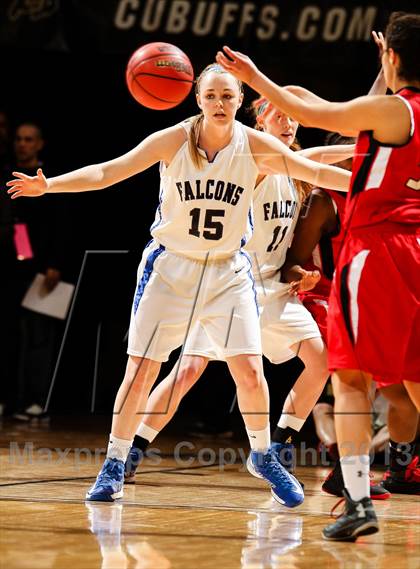 Thumbnail 2 in Regis Jesuit vs. Highlands Ranch (CHSAA 5A Final) photogallery.