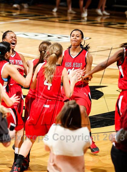 Thumbnail 3 in Regis Jesuit vs. Highlands Ranch (CHSAA 5A Final) photogallery.