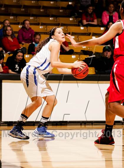 Thumbnail 3 in Regis Jesuit vs. Highlands Ranch (CHSAA 5A Final) photogallery.