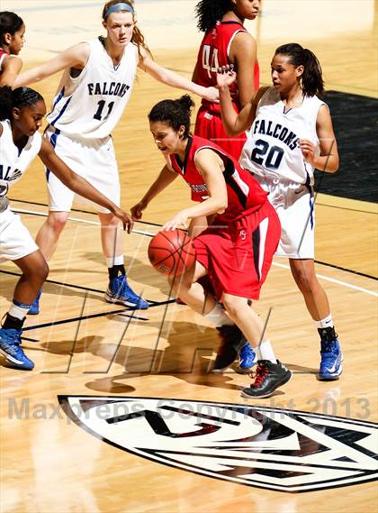Thumbnail 1 in Regis Jesuit vs. Highlands Ranch (CHSAA 5A Final) photogallery.