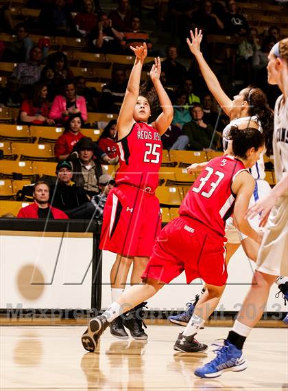 Thumbnail 1 in Regis Jesuit vs. Highlands Ranch (CHSAA 5A Final) photogallery.