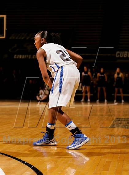 Thumbnail 2 in Regis Jesuit vs. Highlands Ranch (CHSAA 5A Final) photogallery.