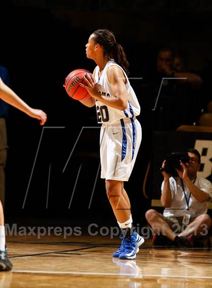 Thumbnail 2 in Regis Jesuit vs. Highlands Ranch (CHSAA 5A Final) photogallery.