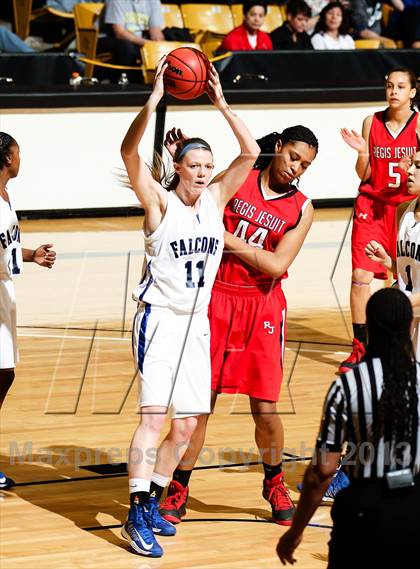 Thumbnail 3 in Regis Jesuit vs. Highlands Ranch (CHSAA 5A Final) photogallery.