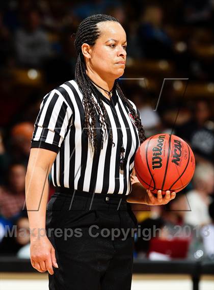 Thumbnail 2 in Regis Jesuit vs. Highlands Ranch (CHSAA 5A Final) photogallery.