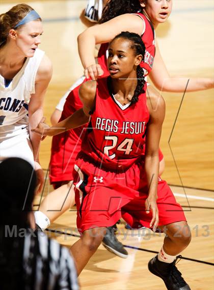 Thumbnail 1 in Regis Jesuit vs. Highlands Ranch (CHSAA 5A Final) photogallery.