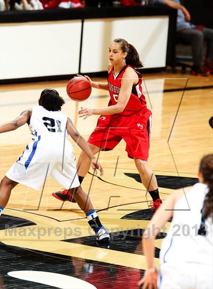 Thumbnail 2 in Regis Jesuit vs. Highlands Ranch (CHSAA 5A Final) photogallery.