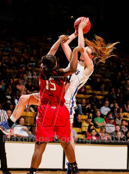 Thumbnail 2 in Regis Jesuit vs. Highlands Ranch (CHSAA 5A Final) photogallery.