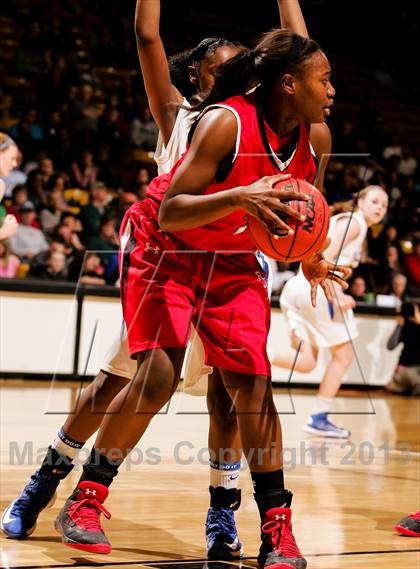 Thumbnail 1 in Regis Jesuit vs. Highlands Ranch (CHSAA 5A Final) photogallery.