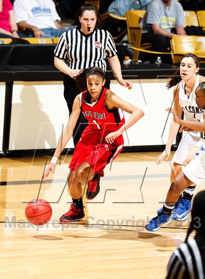 Thumbnail 2 in Regis Jesuit vs. Highlands Ranch (CHSAA 5A Final) photogallery.