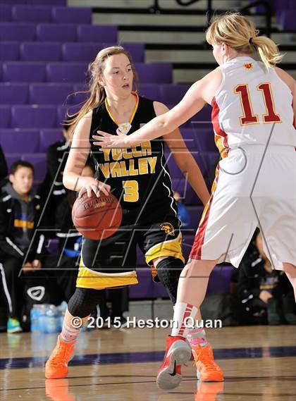 Thumbnail 1 in Yucca Valley vs. Palm Desert (MaxPreps Holiday Classic) photogallery.