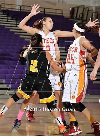 Thumbnail 3 in Yucca Valley vs. Palm Desert (MaxPreps Holiday Classic) photogallery.