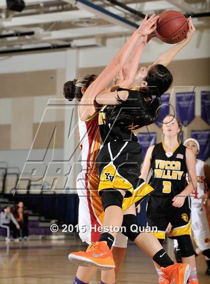 Thumbnail 2 in Yucca Valley vs. Palm Desert (MaxPreps Holiday Classic) photogallery.