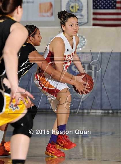 Thumbnail 1 in Yucca Valley vs. Palm Desert (MaxPreps Holiday Classic) photogallery.