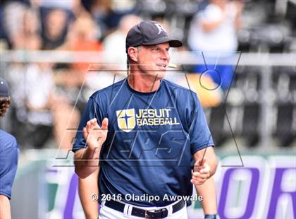 Thumbnail 2 in Atascocita vs. Dallas Jesuit (UIL 6A Regional Final) photogallery.