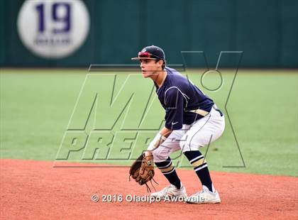 Thumbnail 3 in Atascocita vs. Dallas Jesuit (UIL 6A Regional Final) photogallery.