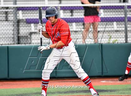 Thumbnail 2 in Atascocita vs. Dallas Jesuit (UIL 6A Regional Final) photogallery.