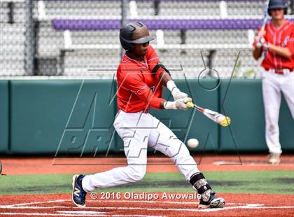 Thumbnail 2 in Atascocita vs. Dallas Jesuit (UIL 6A Regional Final) photogallery.