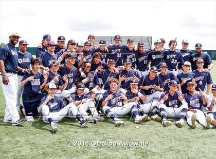 Thumbnail 3 in Atascocita vs. Dallas Jesuit (UIL 6A Regional Final) photogallery.