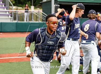 Thumbnail 2 in Atascocita vs. Dallas Jesuit (UIL 6A Regional Final) photogallery.