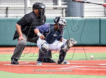 Thumbnail 2 in Atascocita vs. Dallas Jesuit (UIL 6A Regional Final) photogallery.