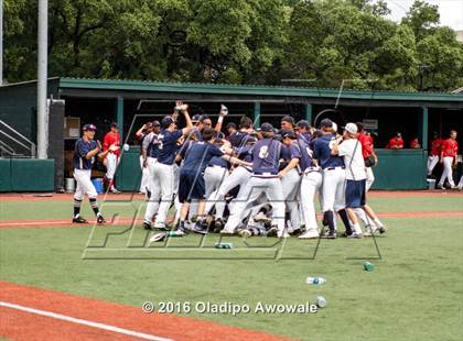 Thumbnail 3 in Atascocita vs. Dallas Jesuit (UIL 6A Regional Final) photogallery.