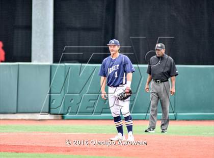 Thumbnail 2 in Atascocita vs. Dallas Jesuit (UIL 6A Regional Final) photogallery.
