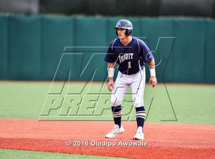 Thumbnail 2 in Atascocita vs. Dallas Jesuit (UIL 6A Regional Final) photogallery.