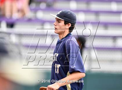 Thumbnail 2 in Atascocita vs. Dallas Jesuit (UIL 6A Regional Final) photogallery.