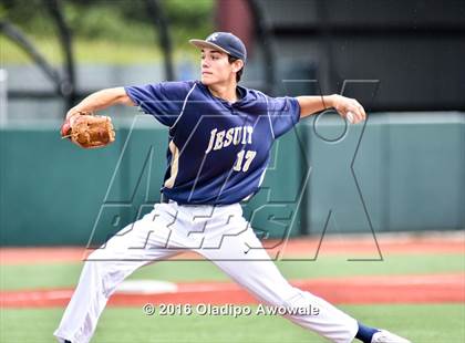 Thumbnail 2 in Atascocita vs. Dallas Jesuit (UIL 6A Regional Final) photogallery.