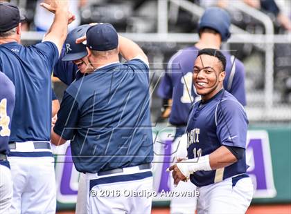 Thumbnail 3 in Atascocita vs. Dallas Jesuit (UIL 6A Regional Final) photogallery.