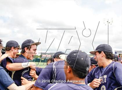 Thumbnail 2 in Atascocita vs. Dallas Jesuit (UIL 6A Regional Final) photogallery.
