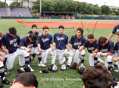 Thumbnail 3 in Atascocita vs. Dallas Jesuit (UIL 6A Regional Final) photogallery.