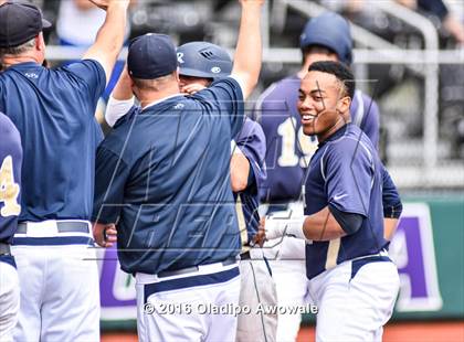 Thumbnail 2 in Atascocita vs. Dallas Jesuit (UIL 6A Regional Final) photogallery.