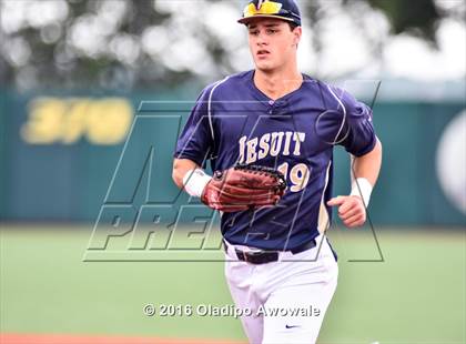 Thumbnail 2 in Atascocita vs. Dallas Jesuit (UIL 6A Regional Final) photogallery.