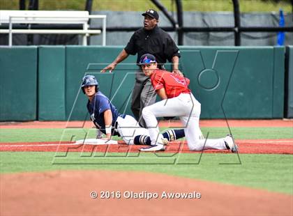 Thumbnail 2 in Atascocita vs. Dallas Jesuit (UIL 6A Regional Final) photogallery.