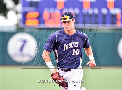 Thumbnail 2 in Atascocita vs. Dallas Jesuit (UIL 6A Regional Final) photogallery.