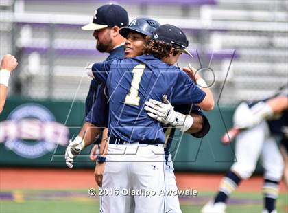 Thumbnail 3 in Atascocita vs. Dallas Jesuit (UIL 6A Regional Final) photogallery.