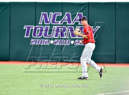 Thumbnail 2 in Atascocita vs. Dallas Jesuit (UIL 6A Regional Final) photogallery.