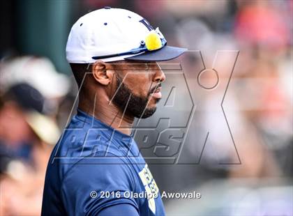 Thumbnail 3 in Atascocita vs. Dallas Jesuit (UIL 6A Regional Final) photogallery.