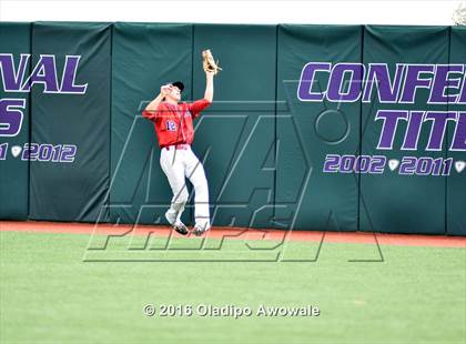 Thumbnail 3 in Atascocita vs. Dallas Jesuit (UIL 6A Regional Final) photogallery.